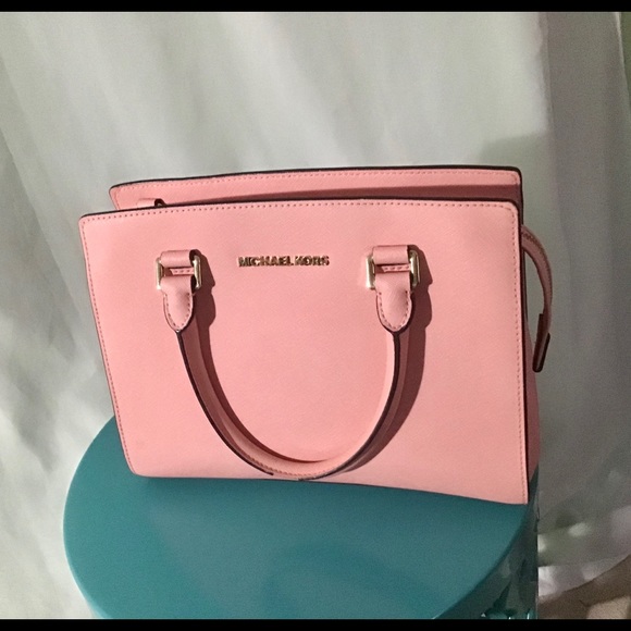 Beautiful MK purse, zipper closure, Selma - Picture 6 of 15